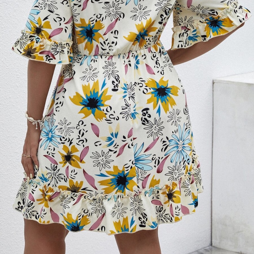 PLUS SIZE Floral Print Front Tie Ruffle Mini Dress - Picture 4 of 5